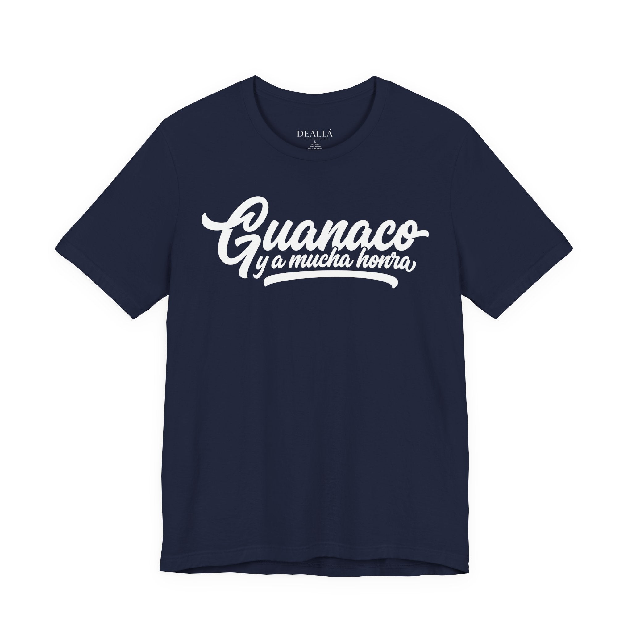 Camiseta Guanaco y a Mucha Honra | Playera Script Vintage Salvadoreña Negra