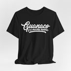 Camiseta Guanaco y a Mucha Honra | Playera Script Vintage Salvadoreña Negra